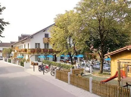 & Jaegerwirt Hotel